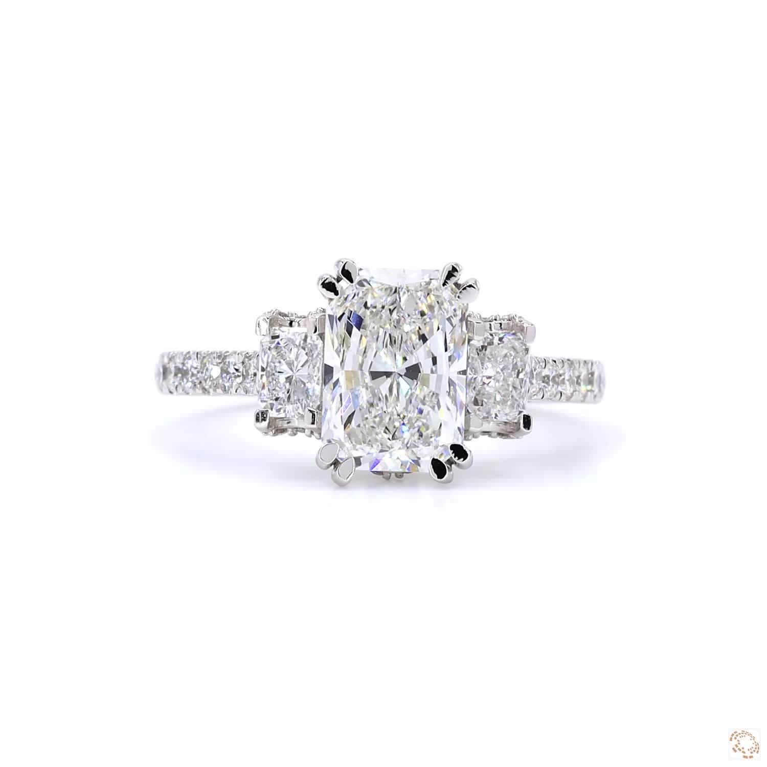 2 CT Radiant Diamond 3 Stone RingLR-352 (DA602162)