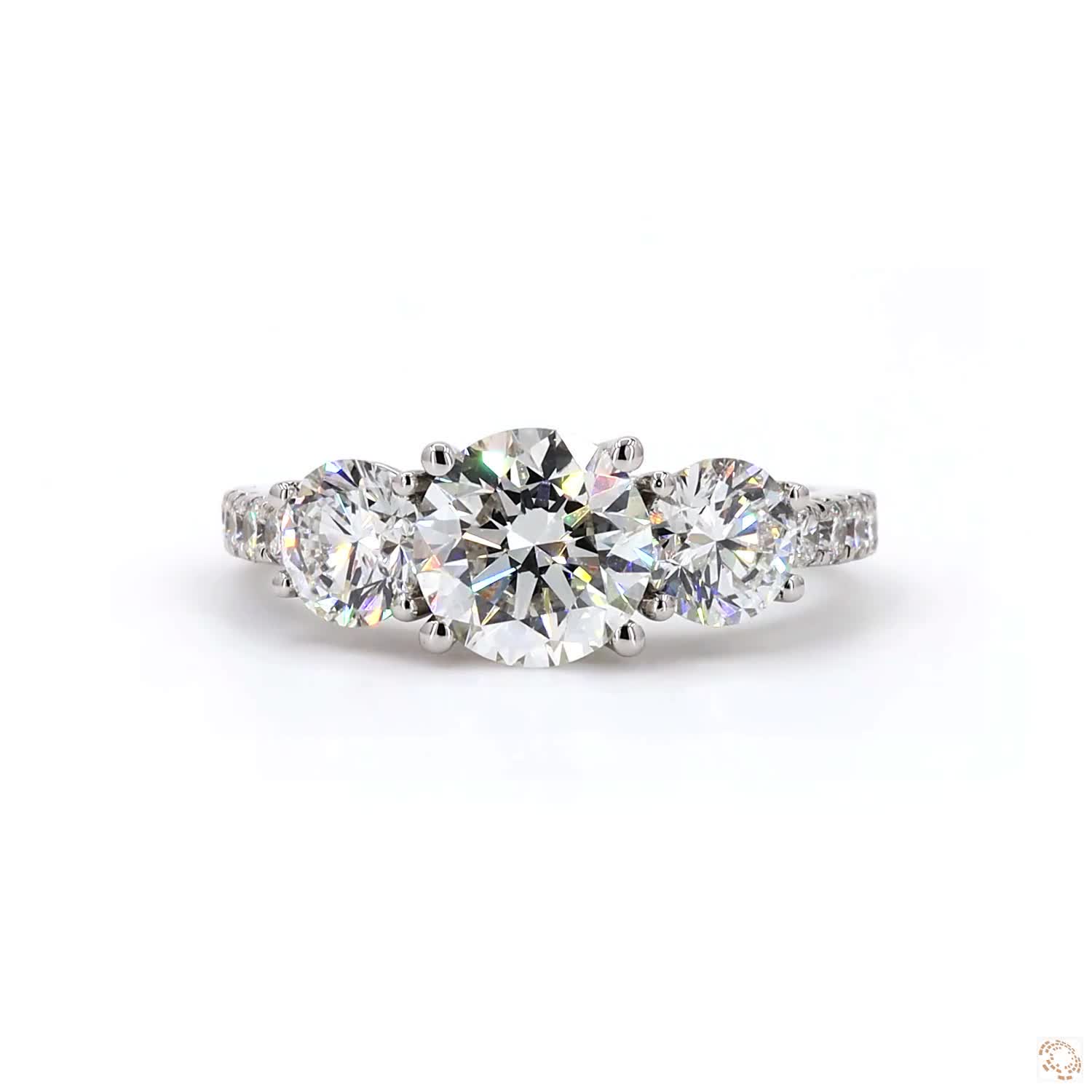 round brilliant-cut center diamond flanked | LR-384 (DA602234)