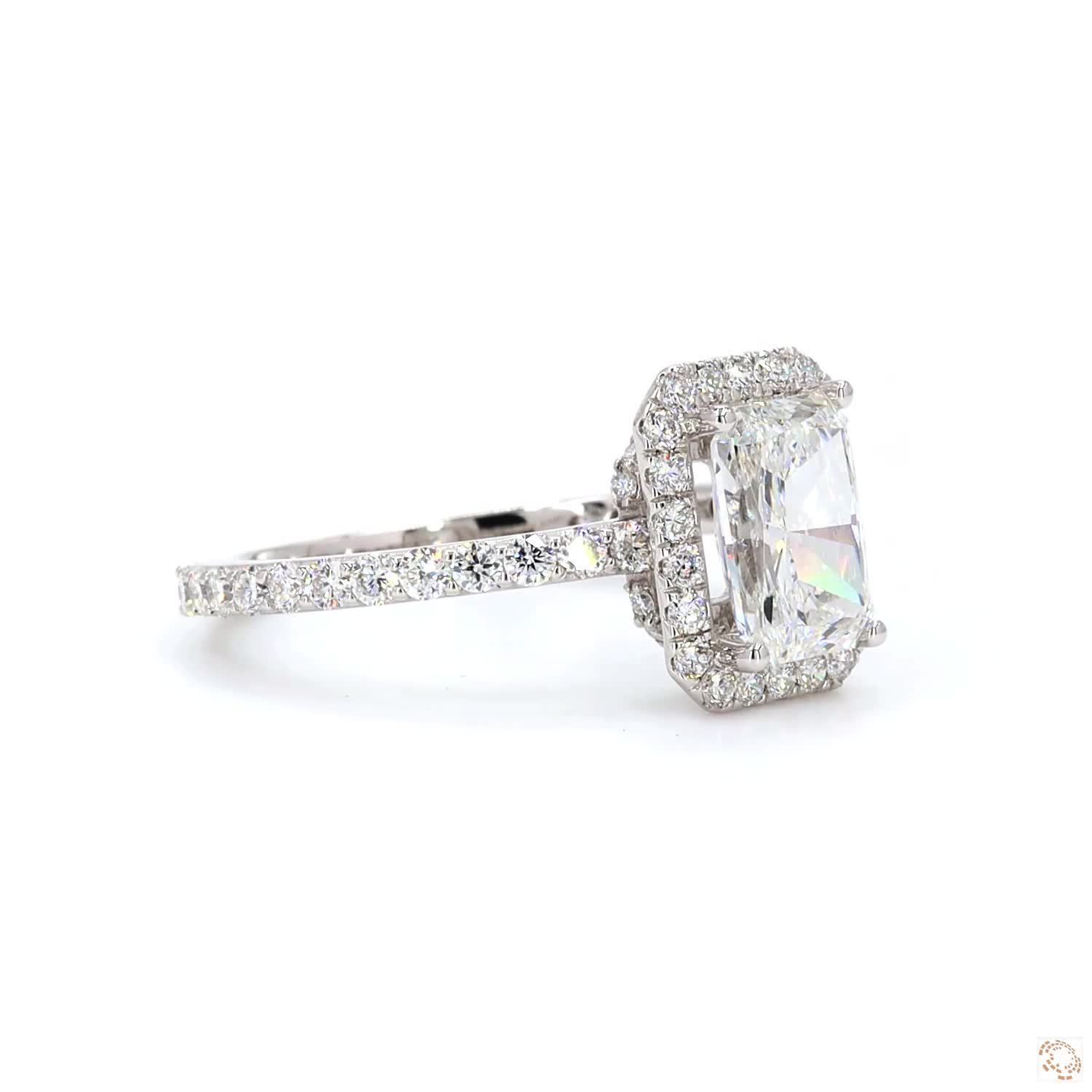 Radiant-cut diamond halo ring set in white gold | LR-393 (DA602248)