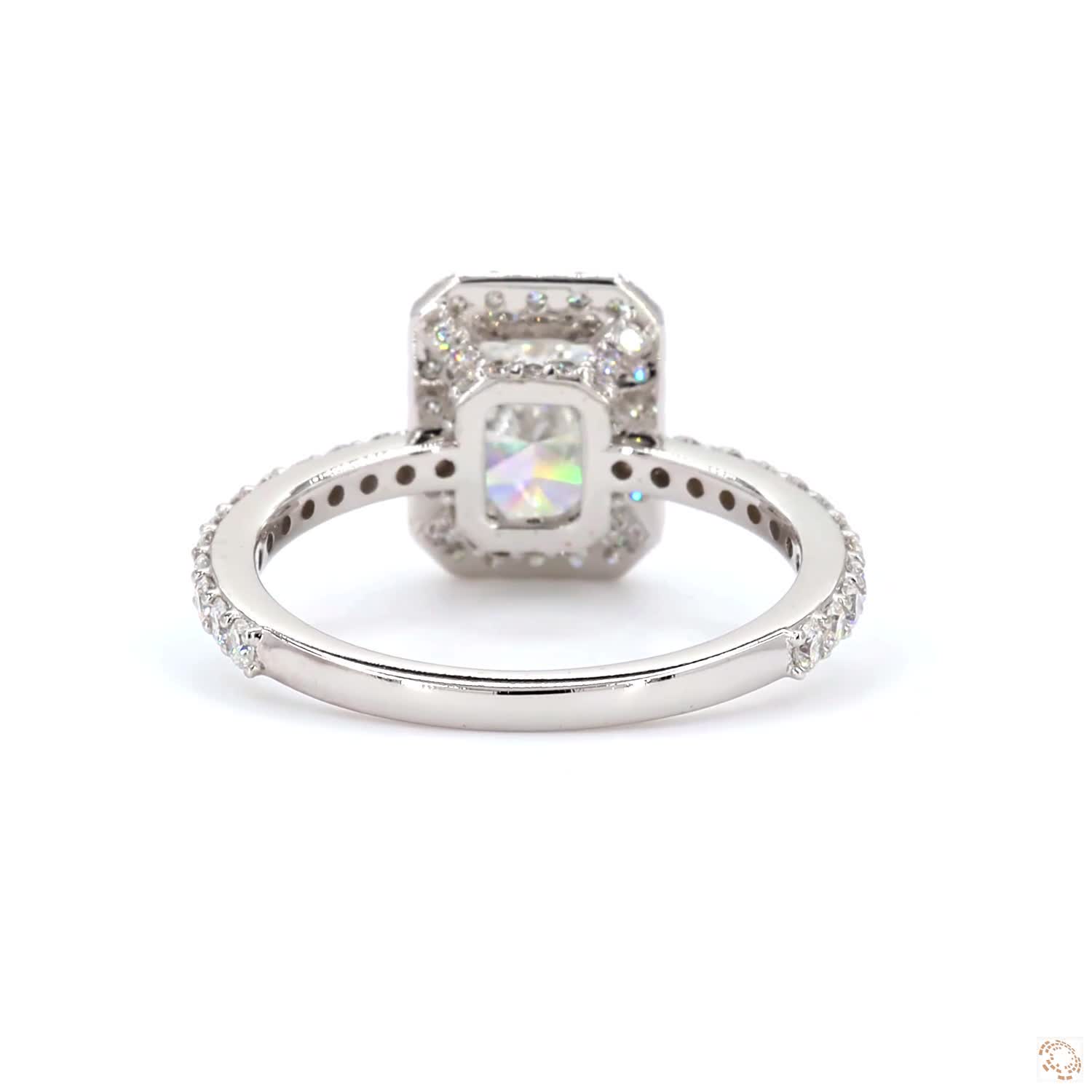 Radiant-cut diamond halo ring set in white gold | LR-393 (DA602248)